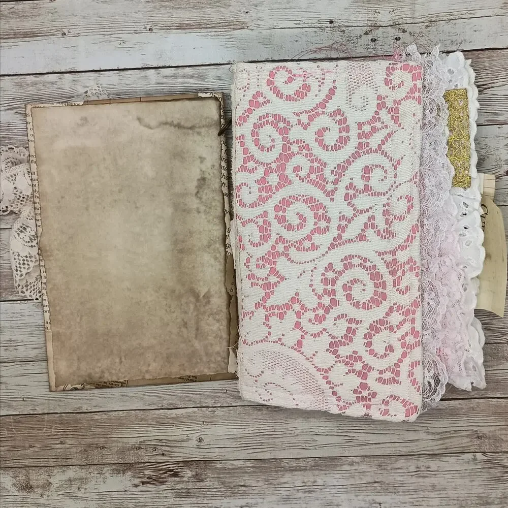 Pink Embellished Junk Journal: Flowers, Birds and Butterflies (Benevolent)
